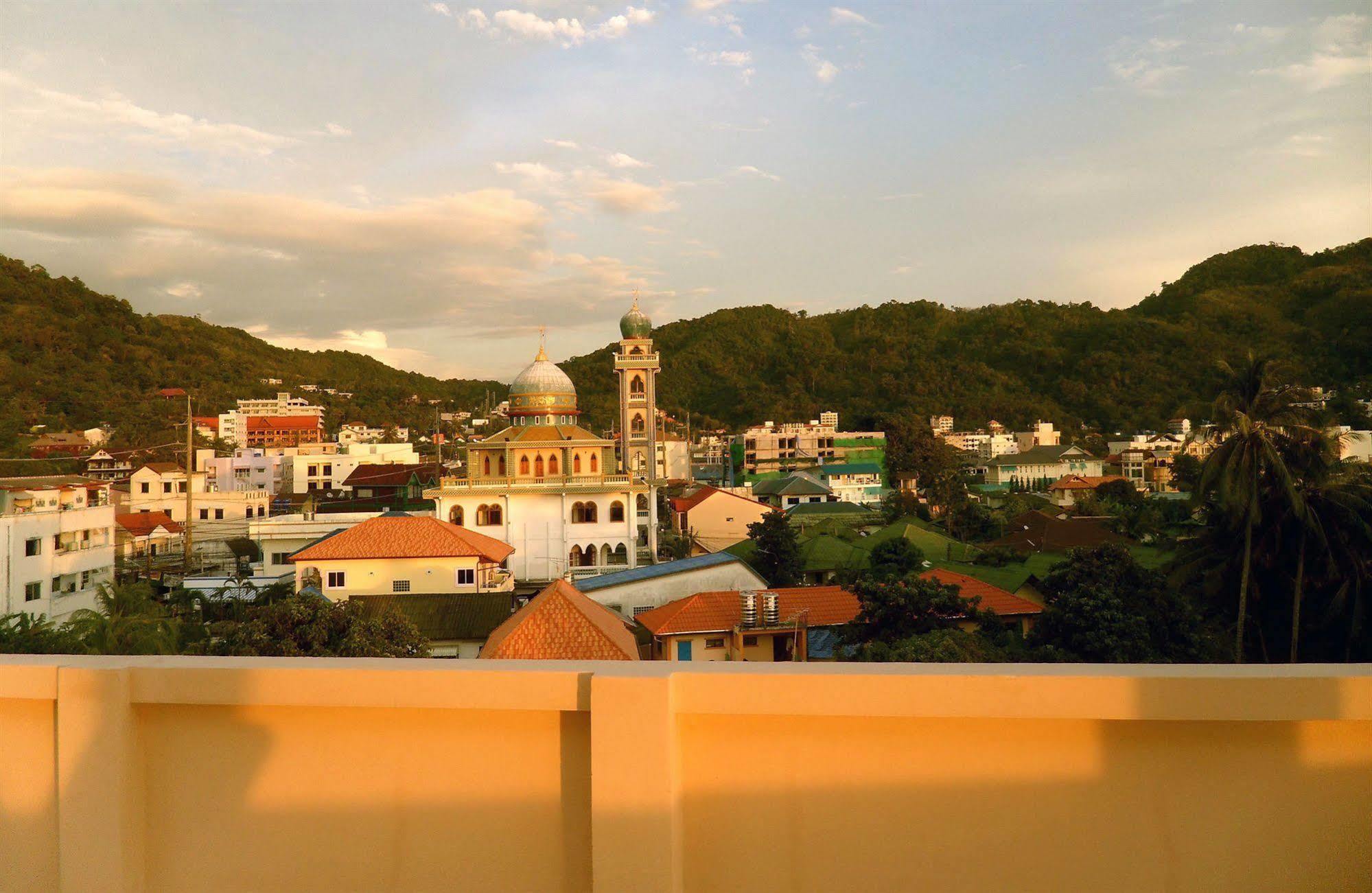 G&B Guesthouse Patong Exterior photo
